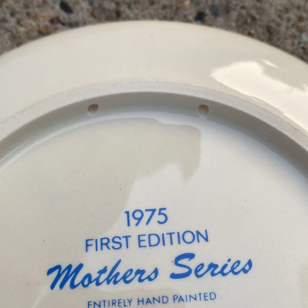 Vintage 1975 Mothers Series Rabbit Plate - Picture 6 of 6